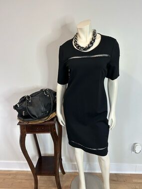 Gorgeous Carmen Marc Valvo Black Midi dress with Cutout Trim❤️6